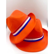 Oranžinė skrybėlė