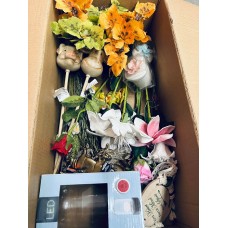 Dirbtinių gėlių, dekoracijų, magnetukų ir kt. likučių išpardavimas D42 
