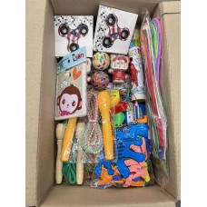 Įvairių žaislų ir kanceliarinių prekių likučių išpardavimas E81