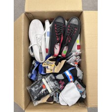 Įvairių batų ir kojinių likučių išpardavimas E93